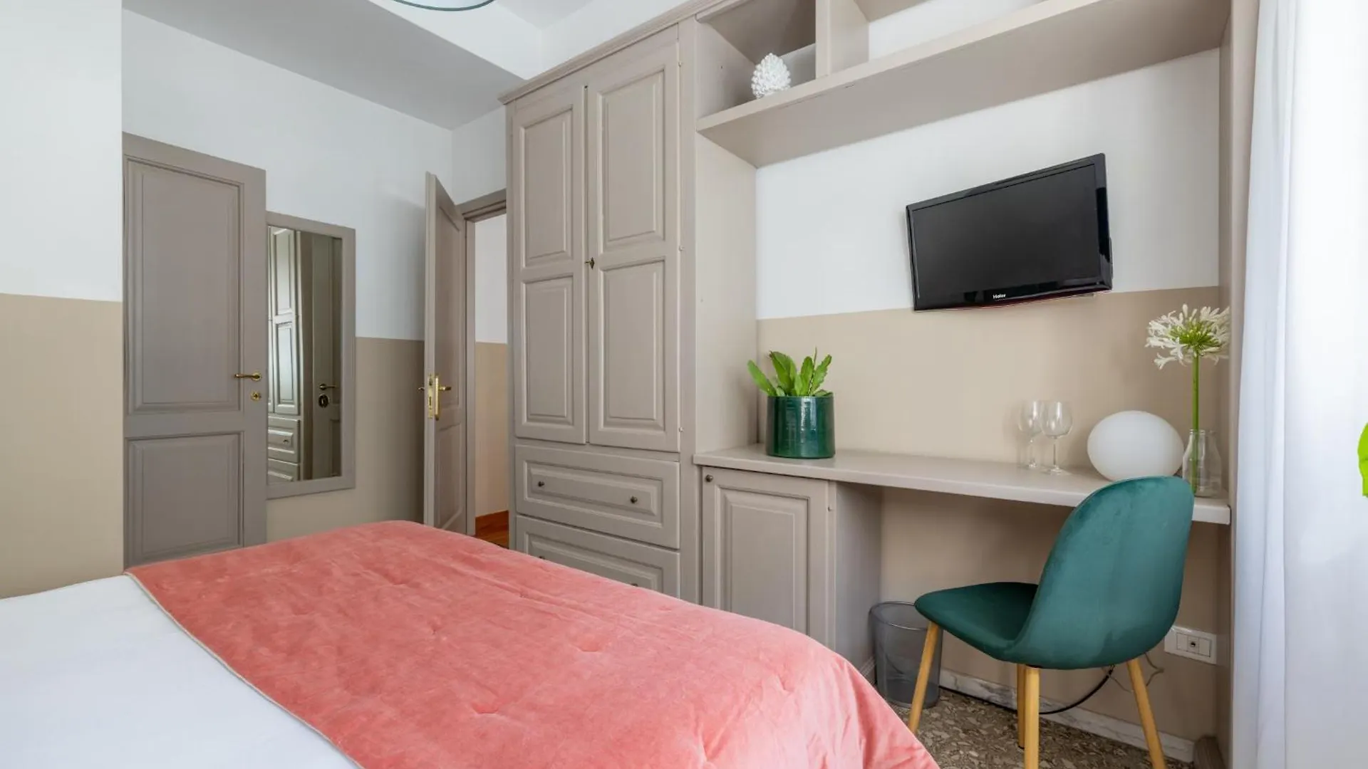 Next Stop Vatican Guesthouse Rome 0*,  Italy